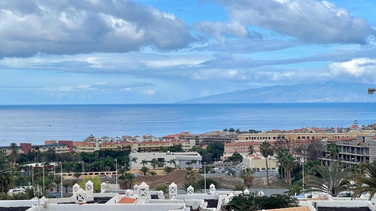 Villa Parque Del Conde, Ocean View Адехе Екстериор снимка
